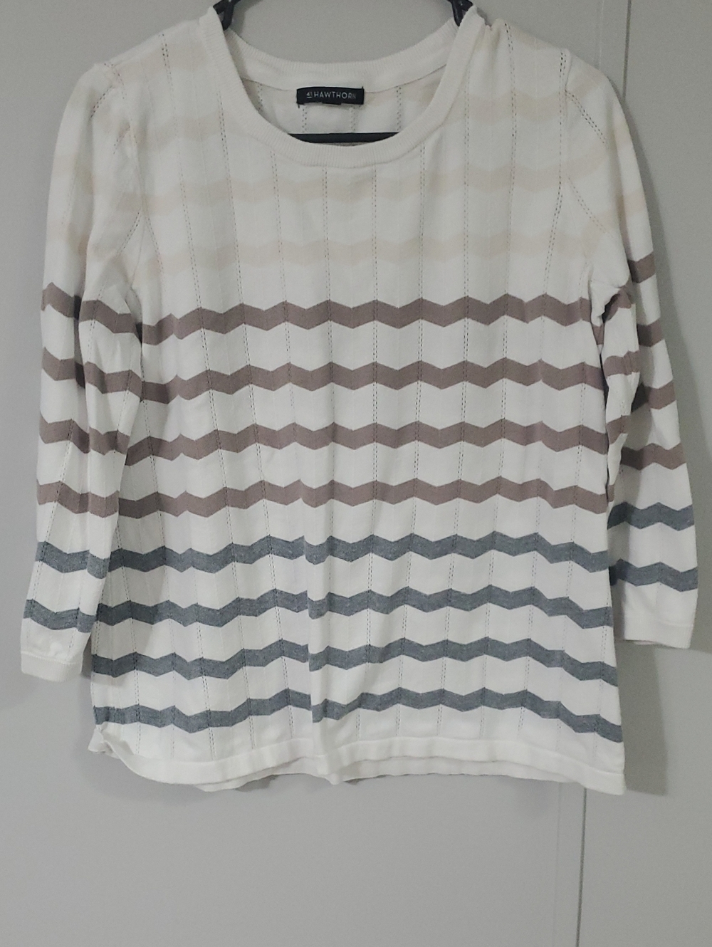 41 Hawthorn White Sweater Lg. with Taupe and Gray Chevron Stripes